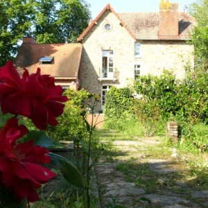 578724_306437509452350_1004112928_n